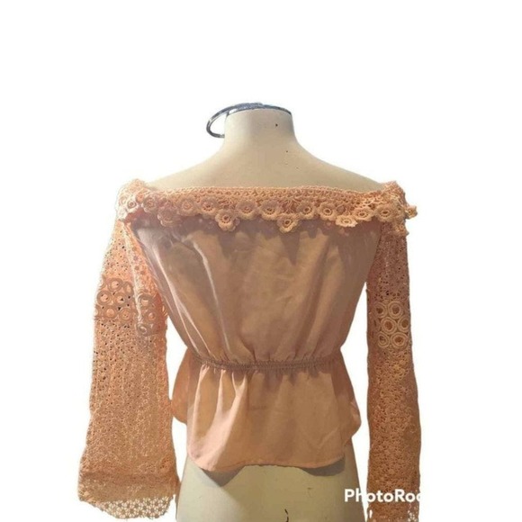 Luxxel Cropped Off Shoulder Blouse Spring Blouse - Picture 3 of 6